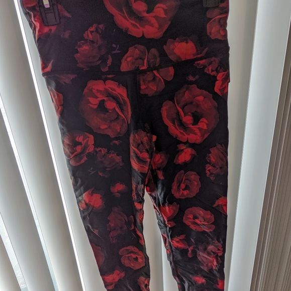 NWT Victoria Secret 7/8 Tight - Picture 1 of 2